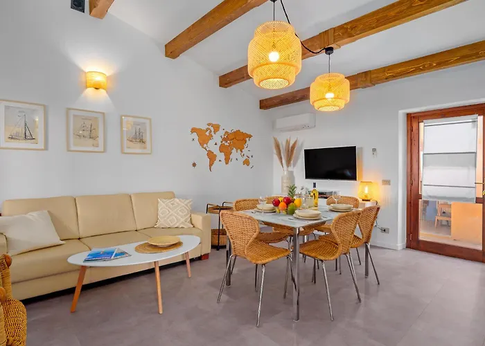 Vittoria - * Costa Paradiso